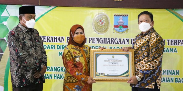 Bupati Serang Raih Penghargaan dari Mahkamah Agung