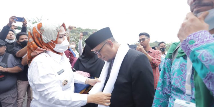 Lepas 200 Calon Haji, Ini Pesan Bupati Serang