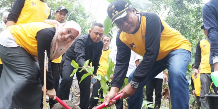Pemkab Serang Tanam Ribuan Pohon di Peringatan Hari Lingkungan Hidup 2022