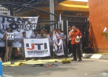 IJTI Banten Bersama Serikat Pers di Banten Turun Aksi Tolak RUU Penyiaran