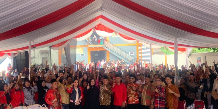 Dukungan untuk Ria-Badri di Pilkada Kota Serang Terus Mengalir