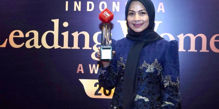 Bupati Serang Ratu Zakiyah Raih Penghargaan Leading Women Bidang Percepatan Ekonomi Daerah
