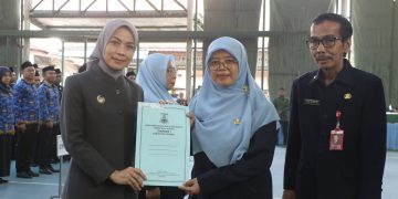 Sumpah CPNS jadi PNS, Bupati Serang Serahkan 283 SK Kepsek SD dan SMP